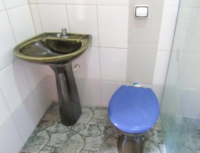 Casa c Churrasq a 500m da Praia de Martim de Sa SP